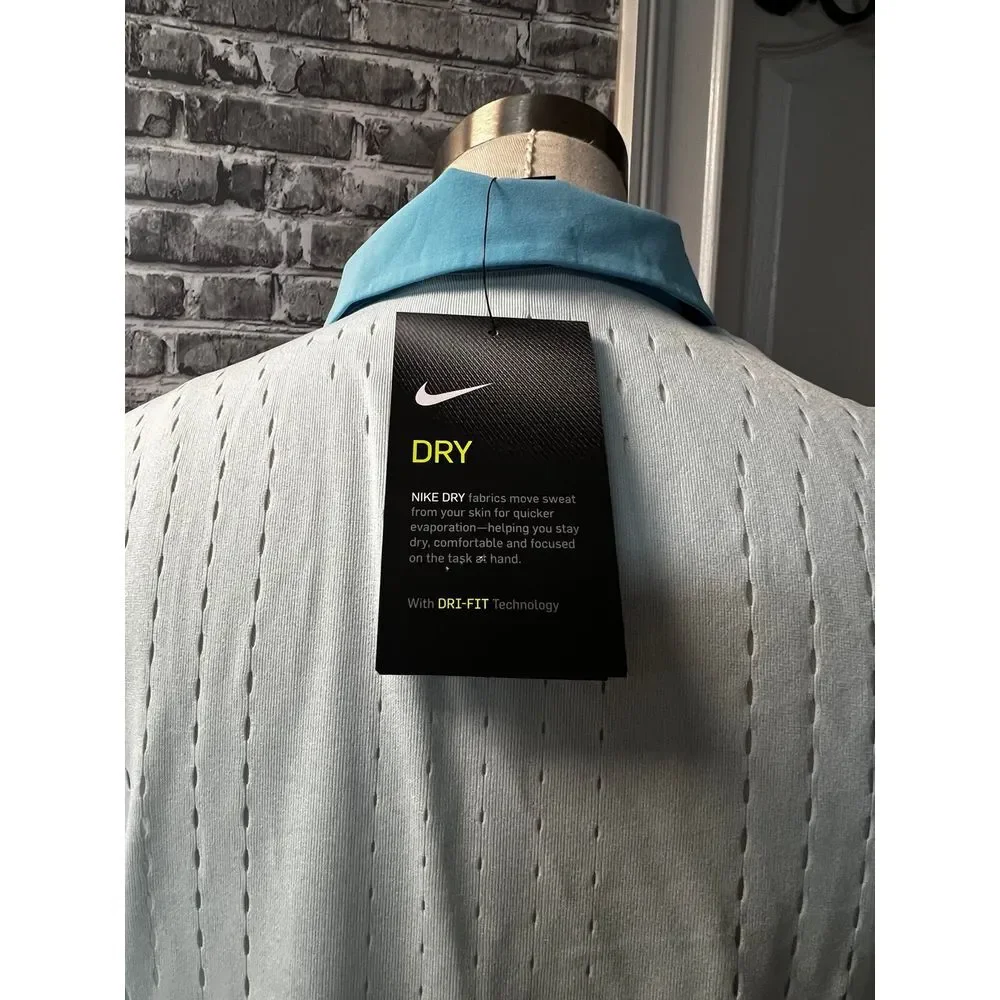 NWT woman's‎ nike shirt